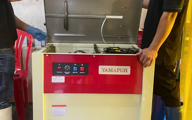 Thao tác sử dụng máy đai kiện hàng bán tự động