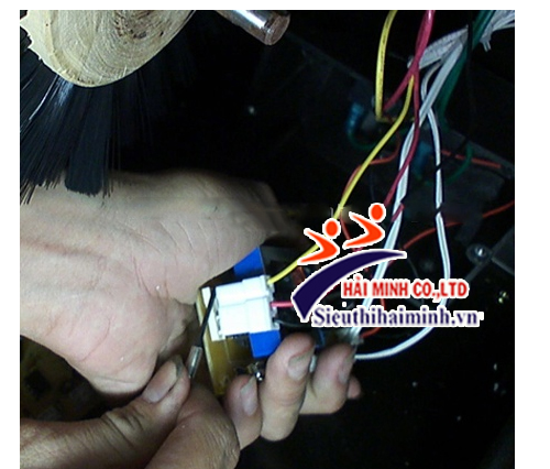 Cách thay mạch cảm ứng (sensor) cho máy đánh giày tự động
