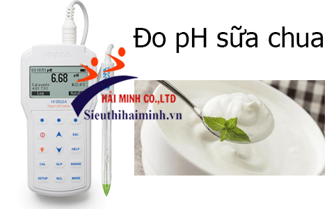 Sử dụng máy đo pH để đo độ pH của sữa chua