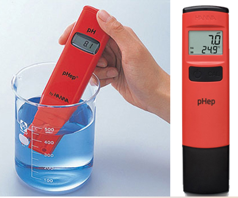 Tiến hành đo độ pH của nước bằng máy đo pH HI98107 