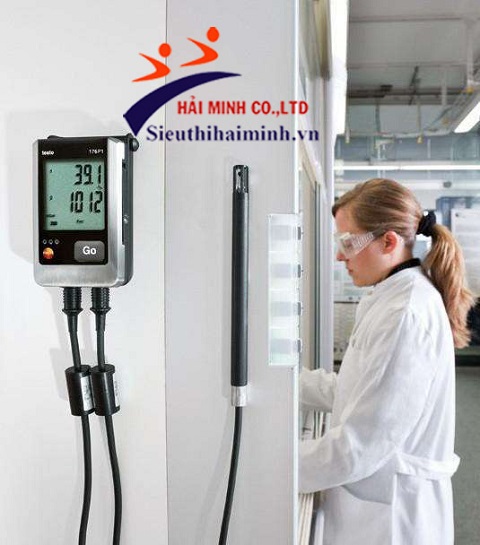 Sử dụng máy đo nhiệt độ độ ẩm trong phòng thí nghiệm