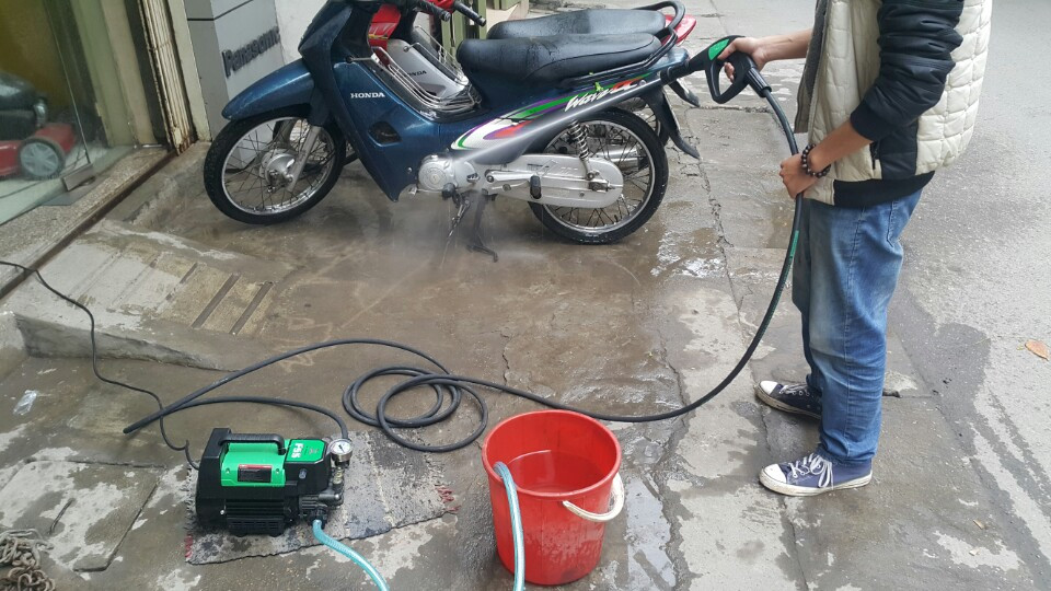 máy rửa xe máy cho gia đình