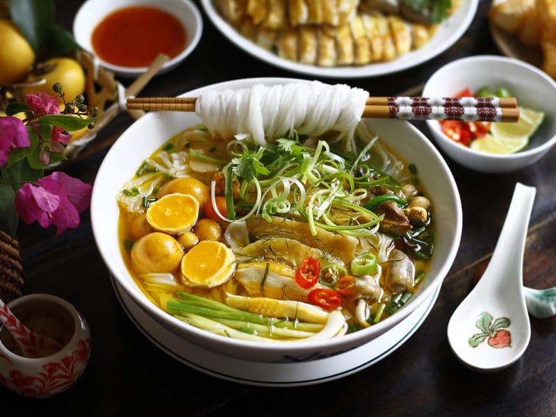 Nấu nước dùng phở gà